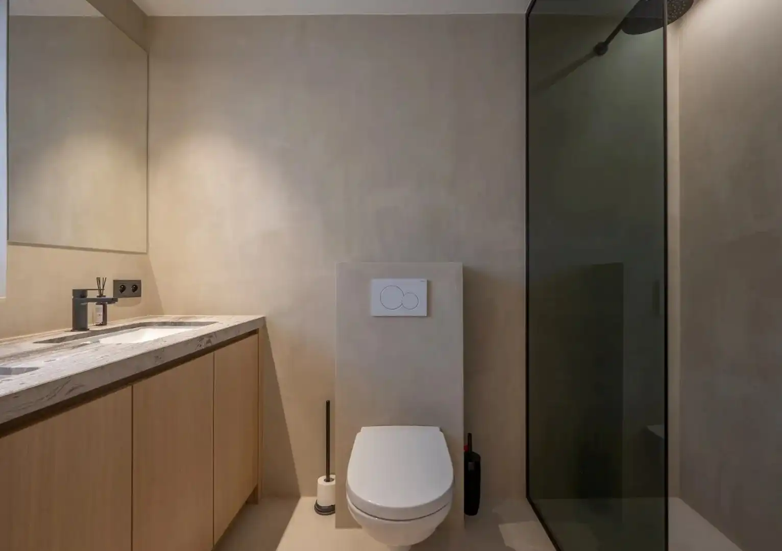 Subliem gerenoveerd appartement vlakbij de Groentemarkt foto 8