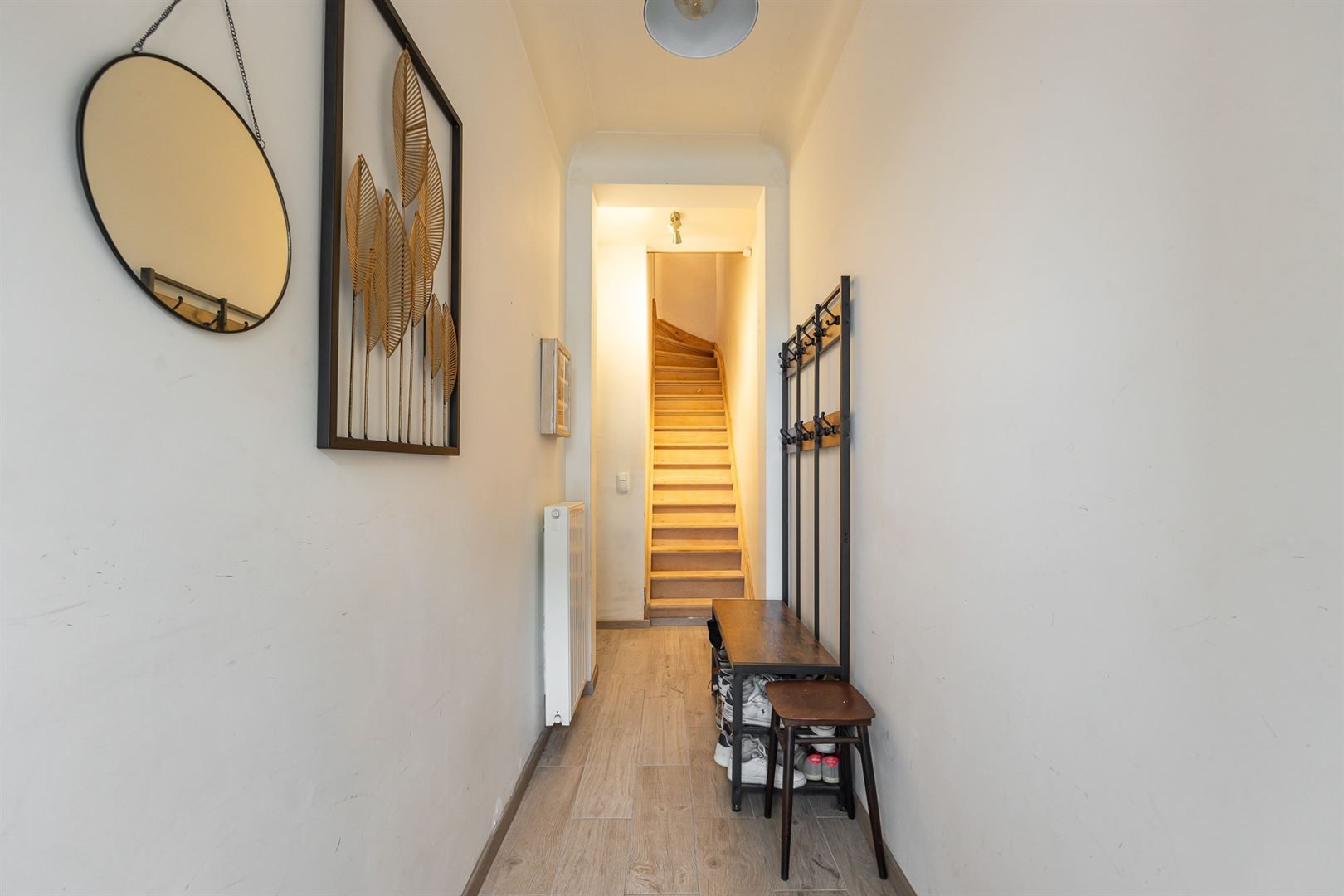 Woning met privé-staanplaats voor de deur foto 2