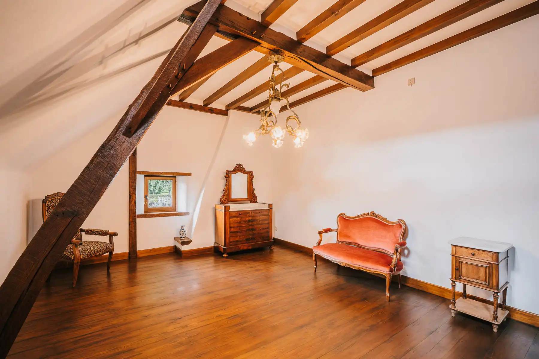 Buitenkans: Unieke woning vol karakter! foto 13
