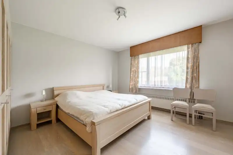 Zeer ruime en rustig gelegen villa TE KOOP in Sint-Eloois-Vijve! foto 17