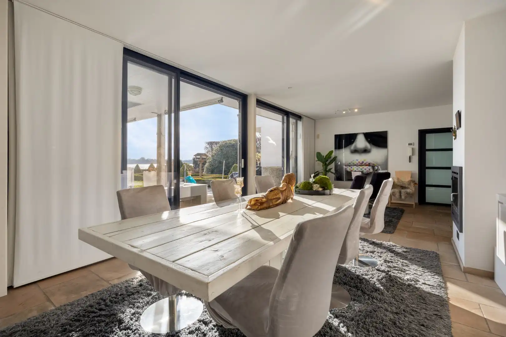 !! NIEUWE VOORWAARDEN !! Villa op een uiterst exclusieve locatie aan een prachtig privémeer foto 11