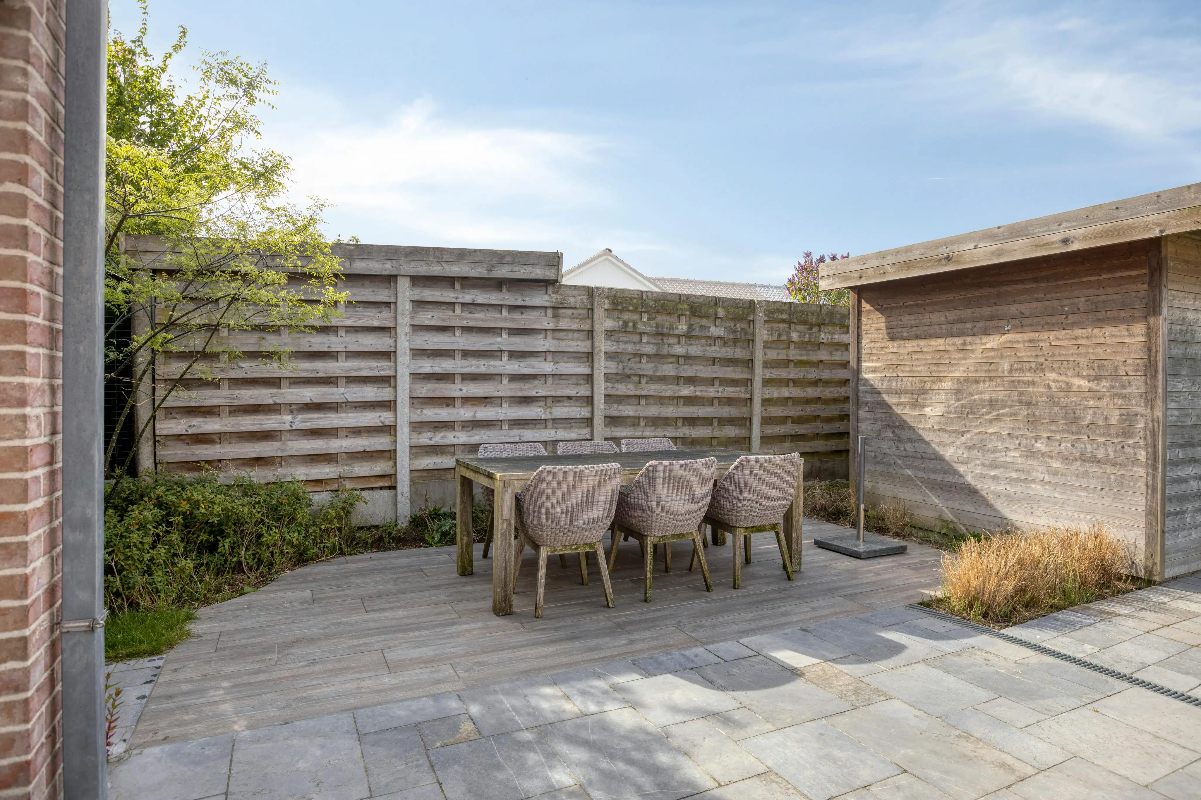 Halfopen huis te koop in Ieper met 3 kamers, garage en tuin foto 16