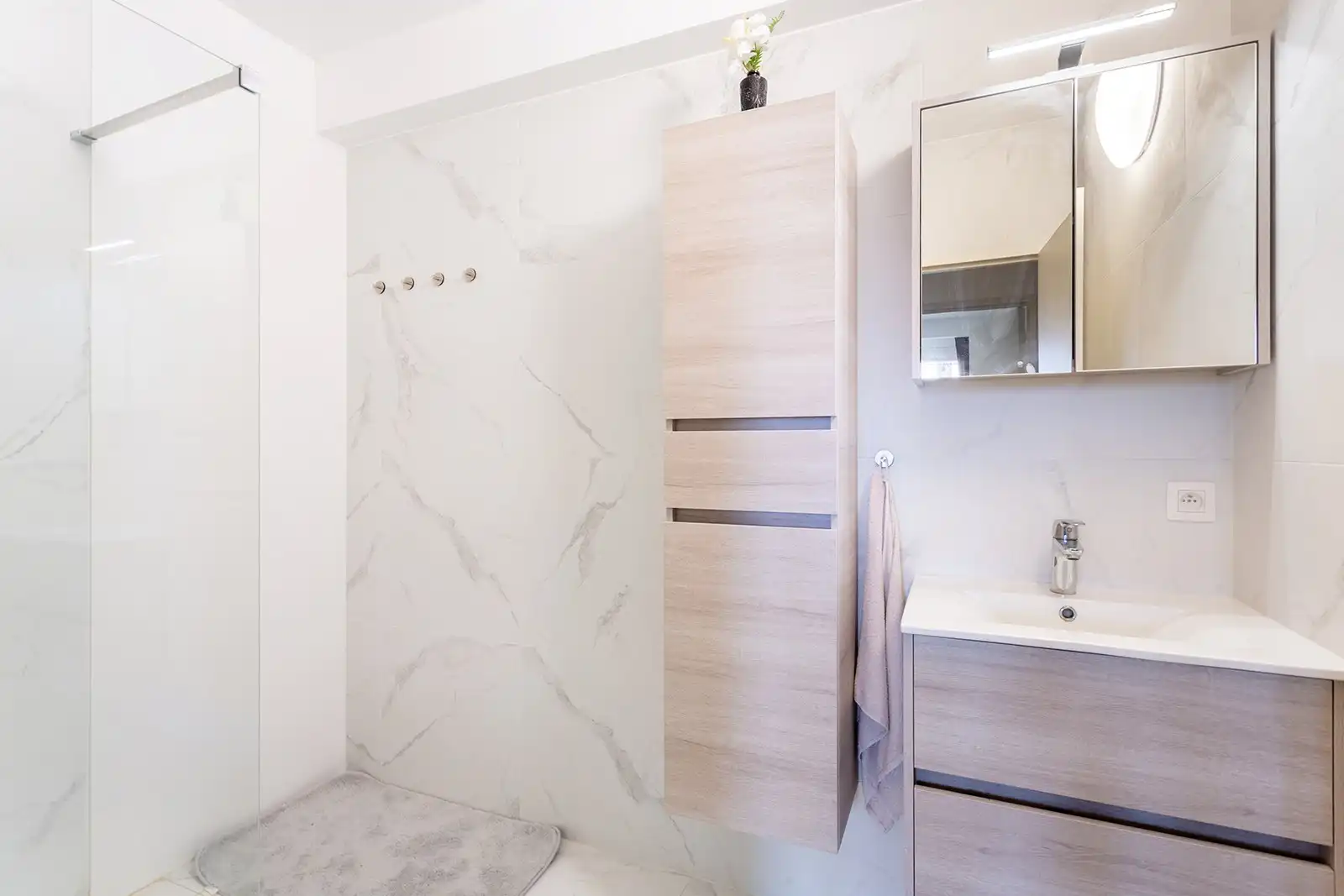 Instapklaar 3-slaapkamerappartement op de 5e verdieping met zuidgericht terras foto 20