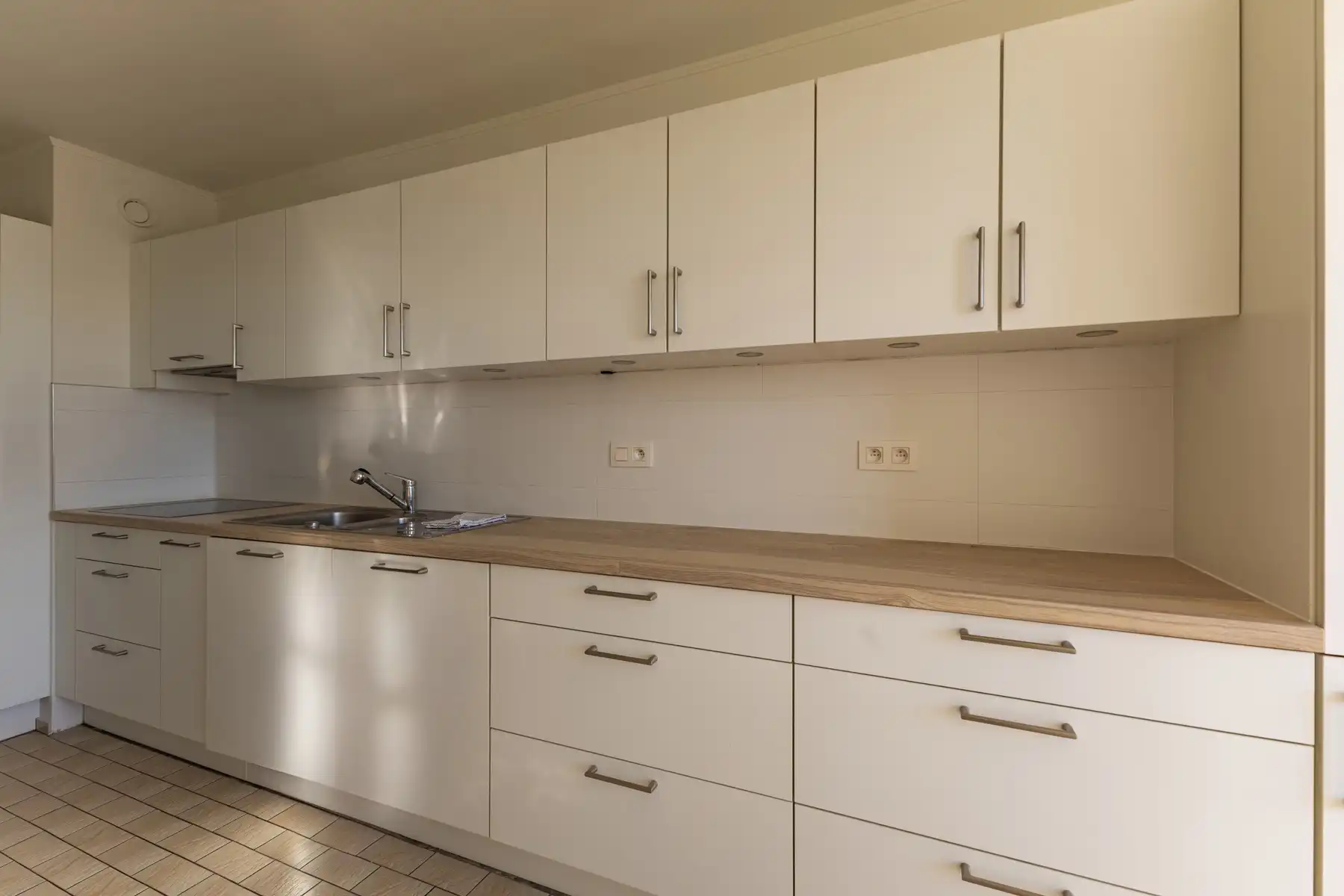 Vernieuwd appartement met 2 slaapkamers en een groot terras foto 10