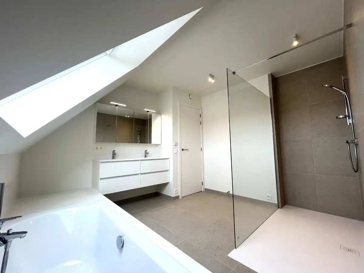 Geluveld  - Modern dakappartement met 3 slaapkamers en garage foto 12