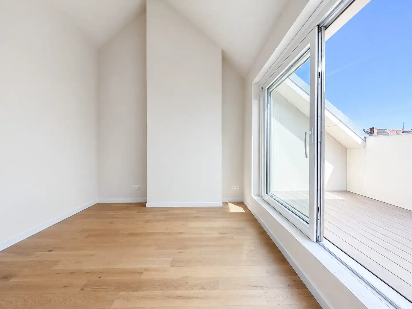 Instapklaar nieuwbouwappartement met 2 terrassen foto 7