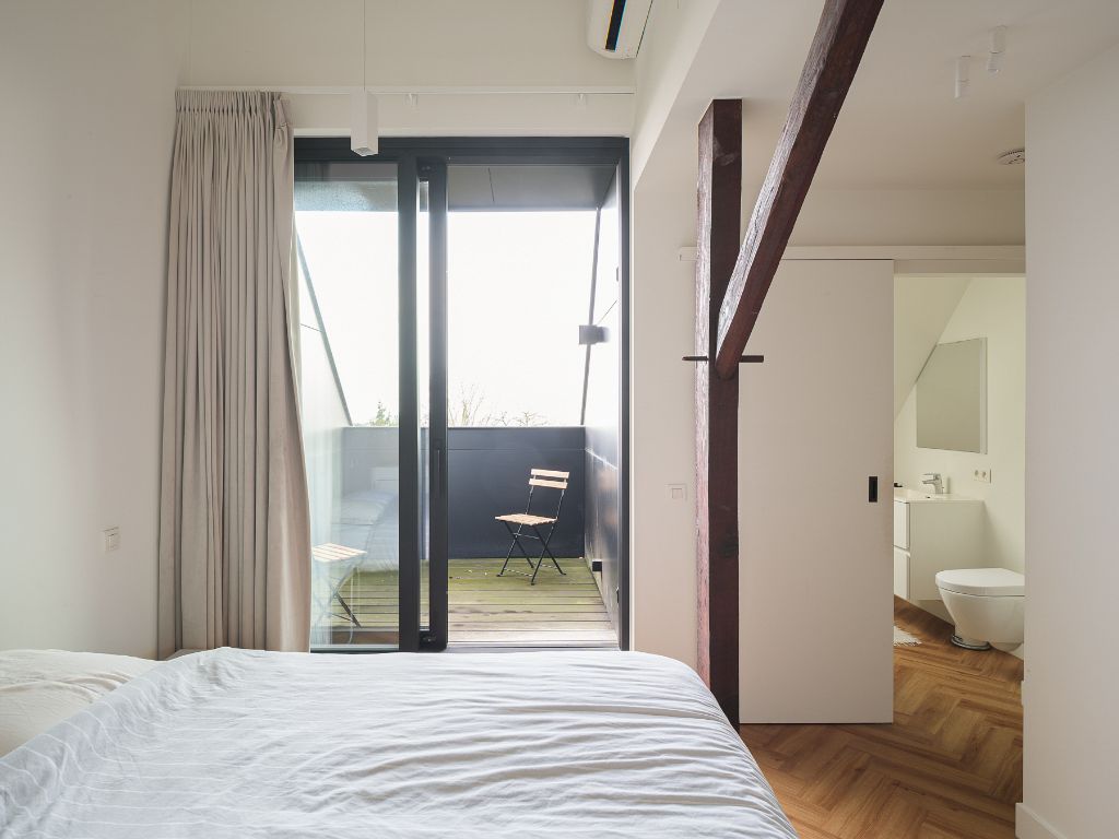 Instaplaar duplex-appartement met 1 slaapkamer en terras op een zeer gegeerde locatie – Sint-Pietersplein. foto 5