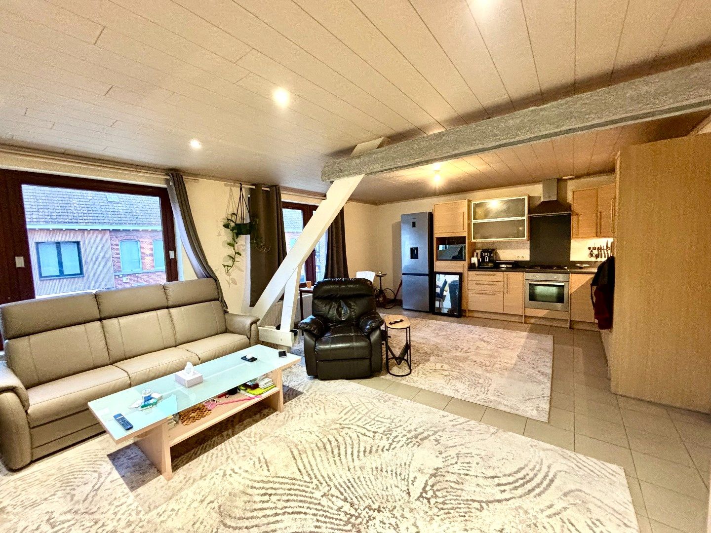 APPARTEMENT MET 2 RUIME SLPKS EN GUNSTIG EPC foto {{pictureIndex}}