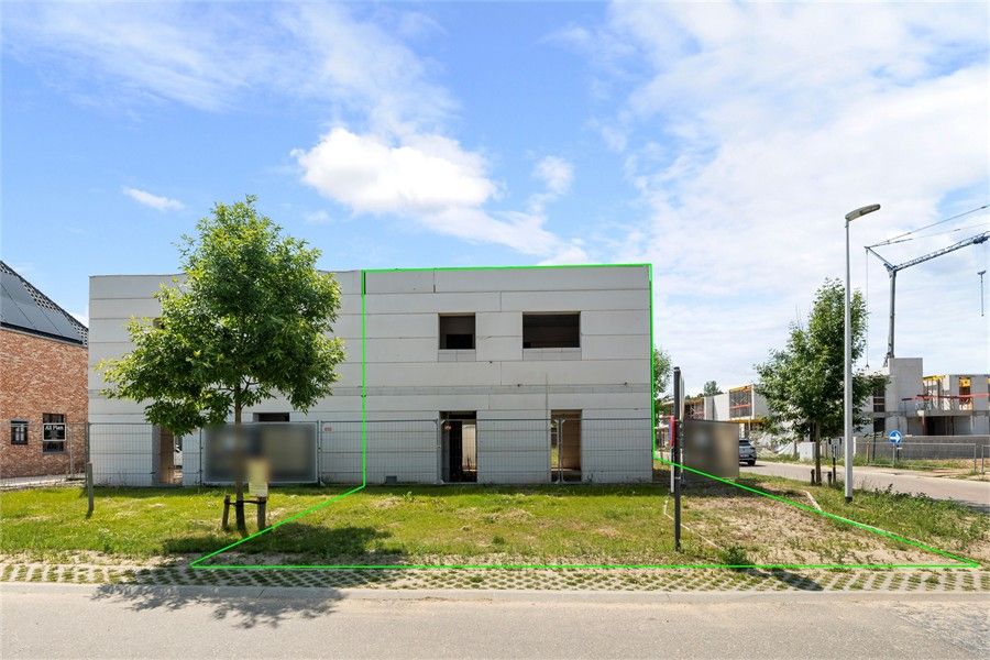 CASCO HALFOPEN BEBOUWING IN MODERNE STIJL MET CARPORT IN ALKEN foto {{pictureIndex}}