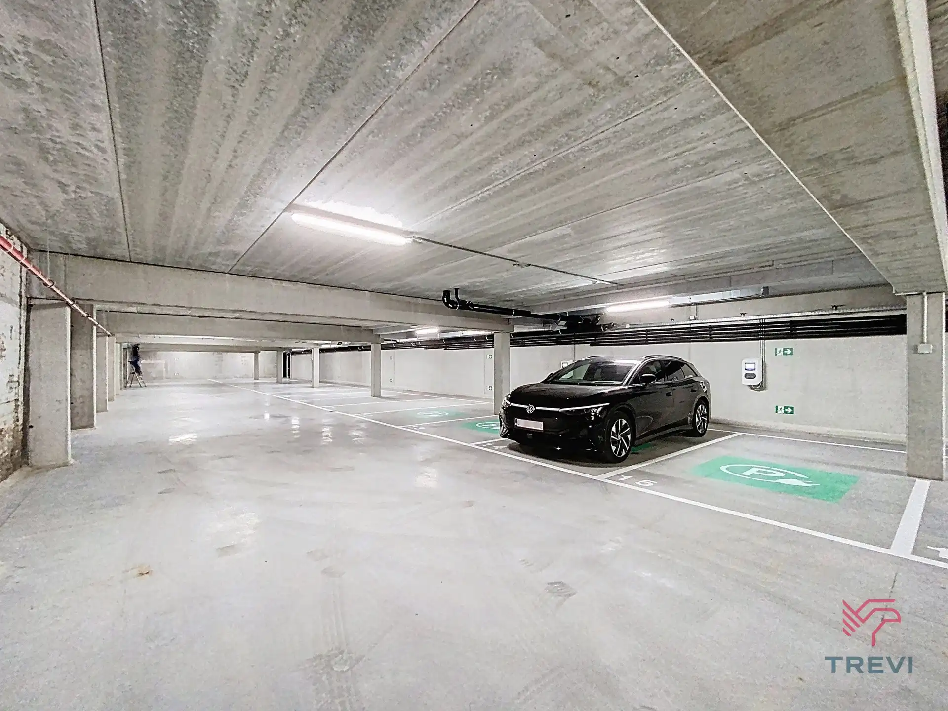 MENCH-PROJECT - PARKEERPLAATS TE HUUR foto 2