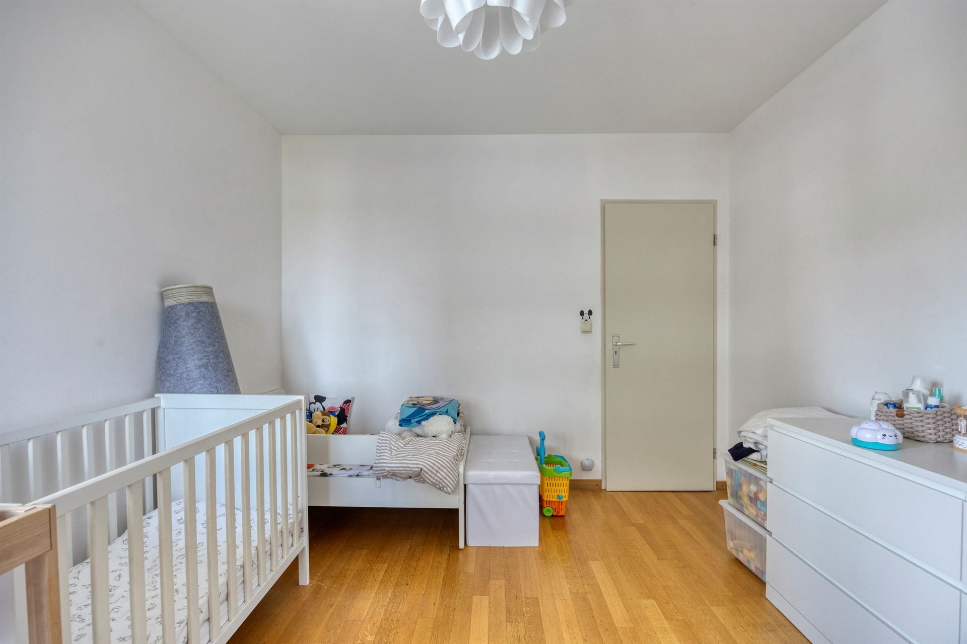 Ruim 2-slaapkamers appartement in goede staat + 30.000 EUR (dubbele garage) foto 12