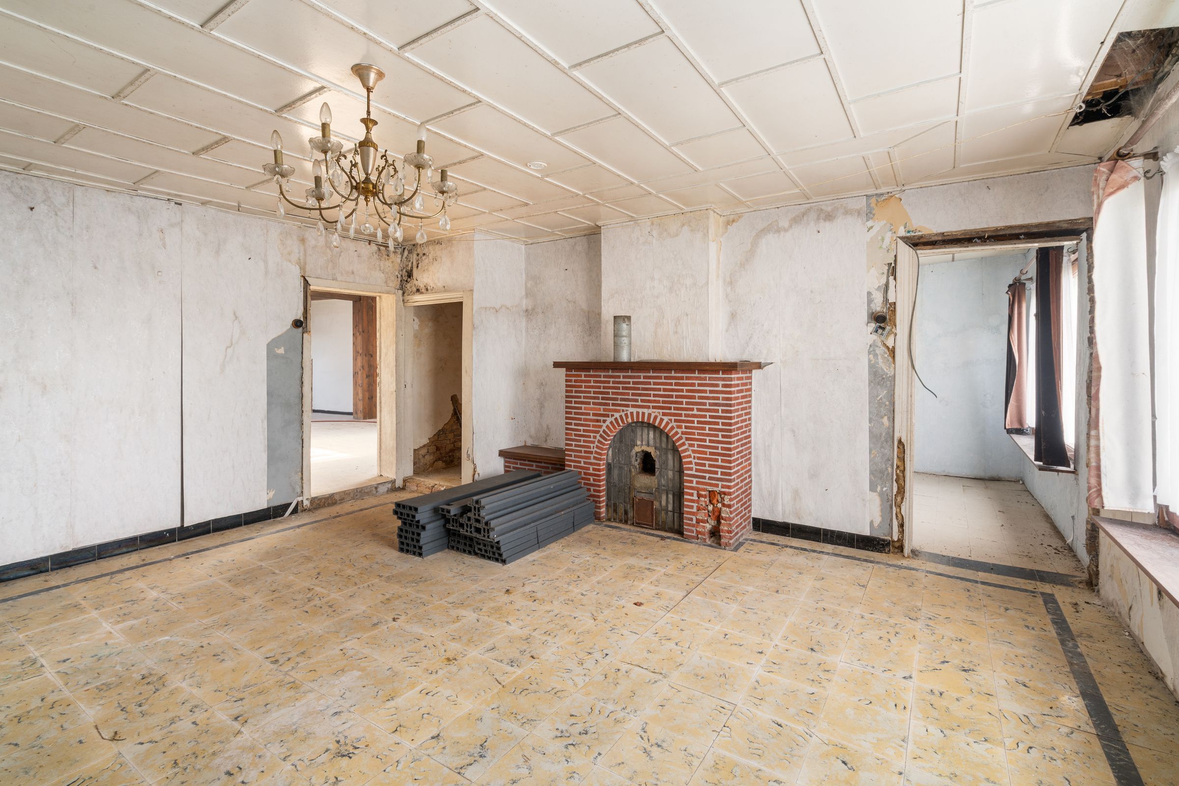Te renoveren woning met zicht op de velden te Knesselare foto 4