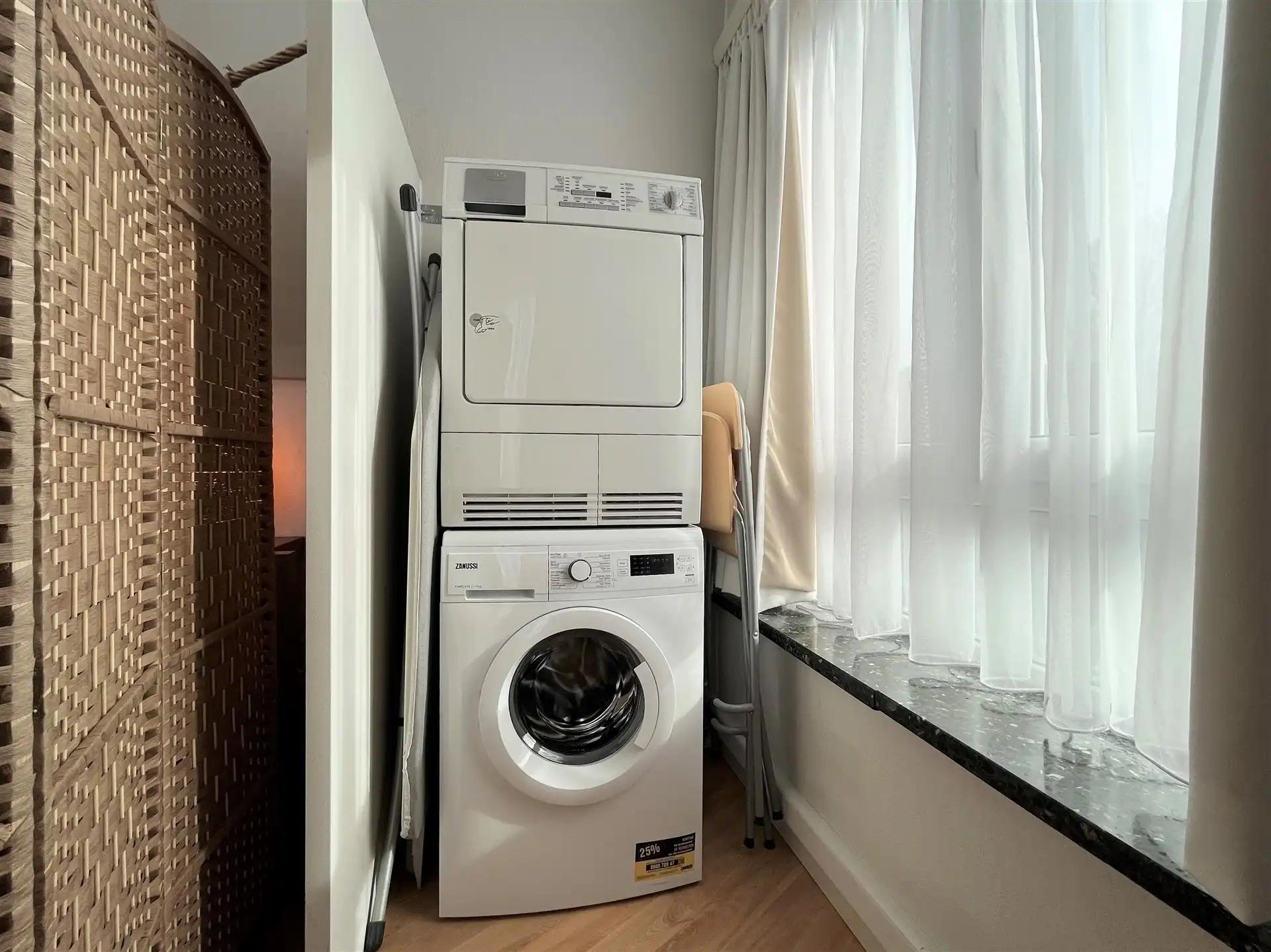 Gemeubeld appartement op topligging! foto 6