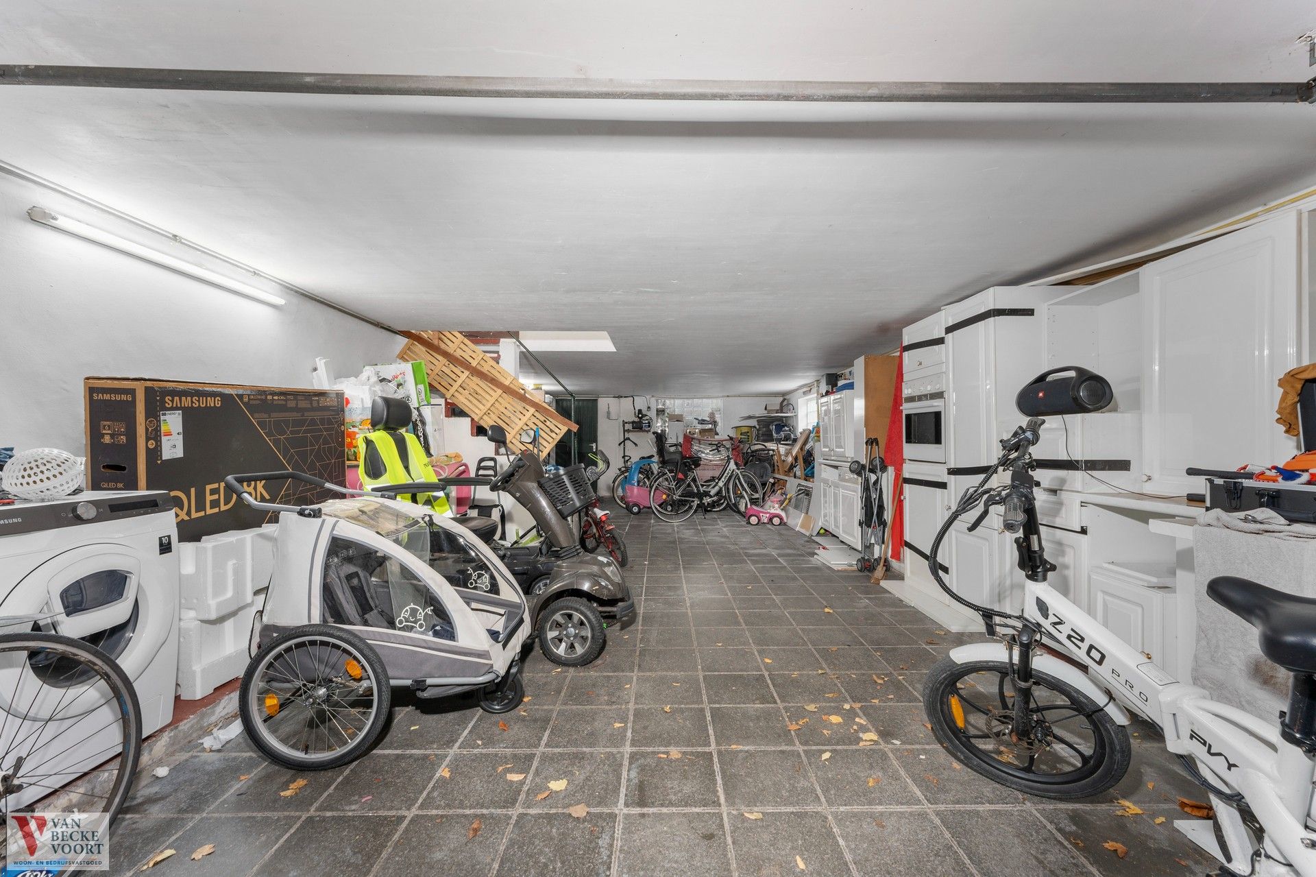 Halfopen woning opgedeeld in 2 units foto 14