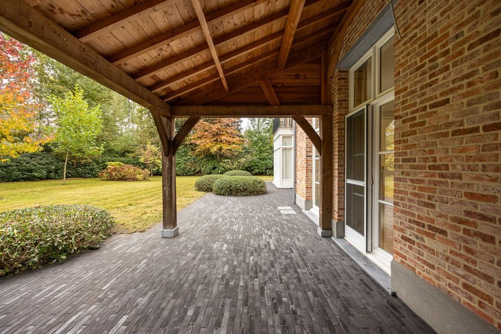 Prachtige manoirvilla met tijdloze allure en een elegante architectuur in Hof ter Linden foto 22