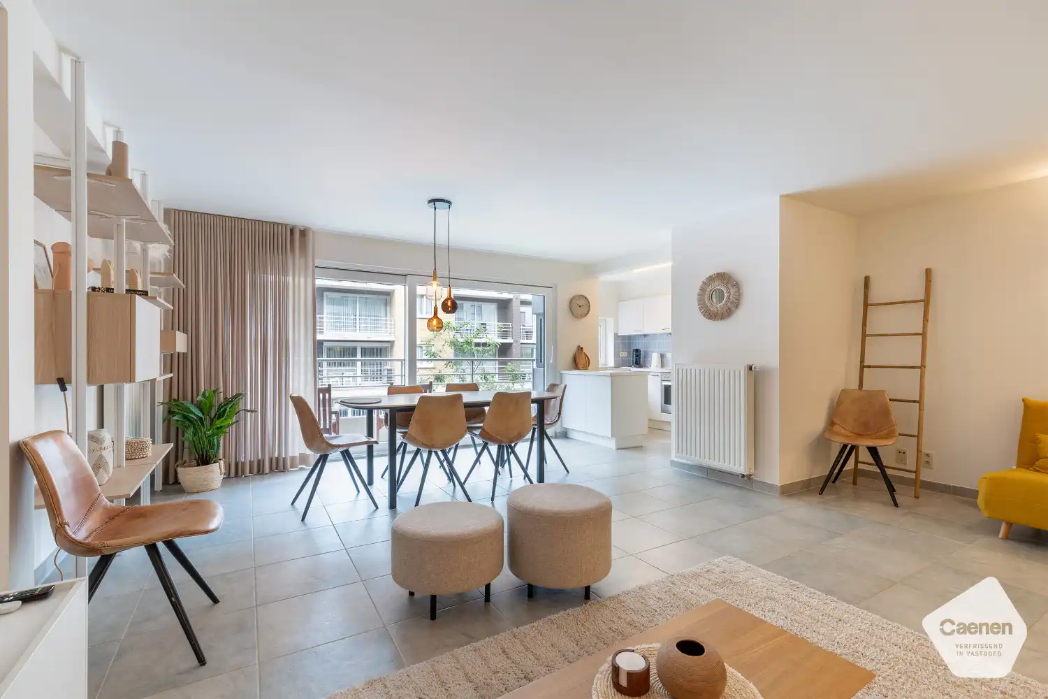Ruim en instapklaar appartement met aangenaam terras, gelegen op een rustige locatie foto 2