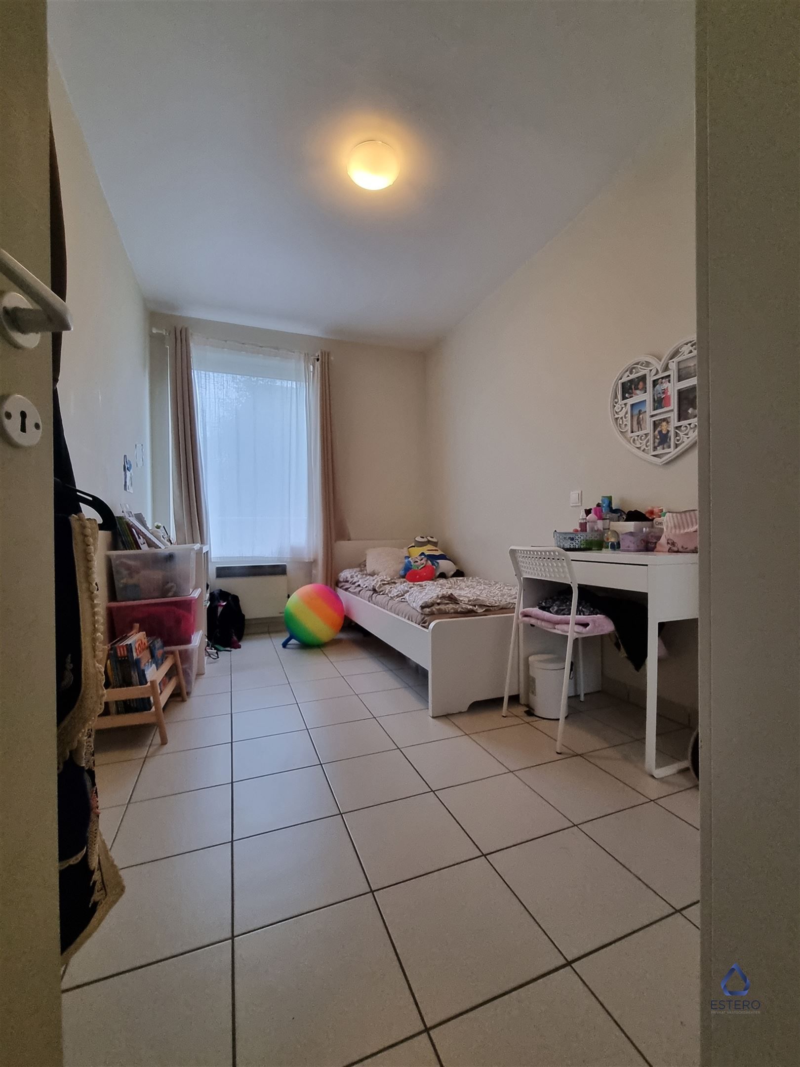 Ruim 3-slaapkamerappartement met zuidgericht terras foto 6