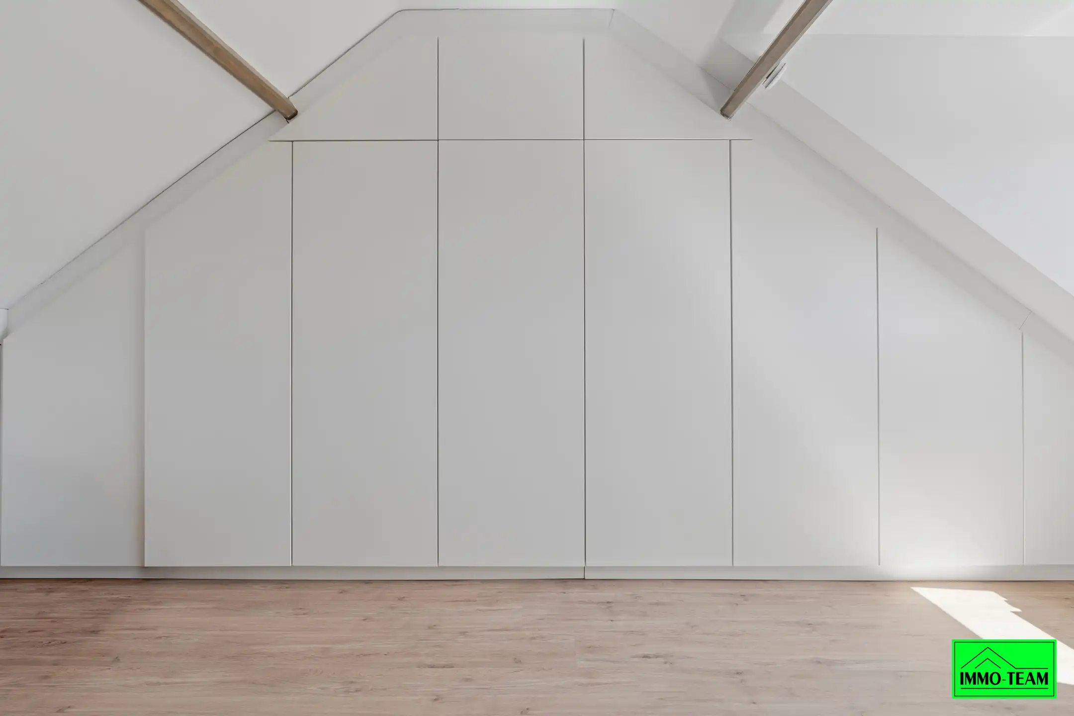 Instapklare starterswoning / investeringspand foto 11