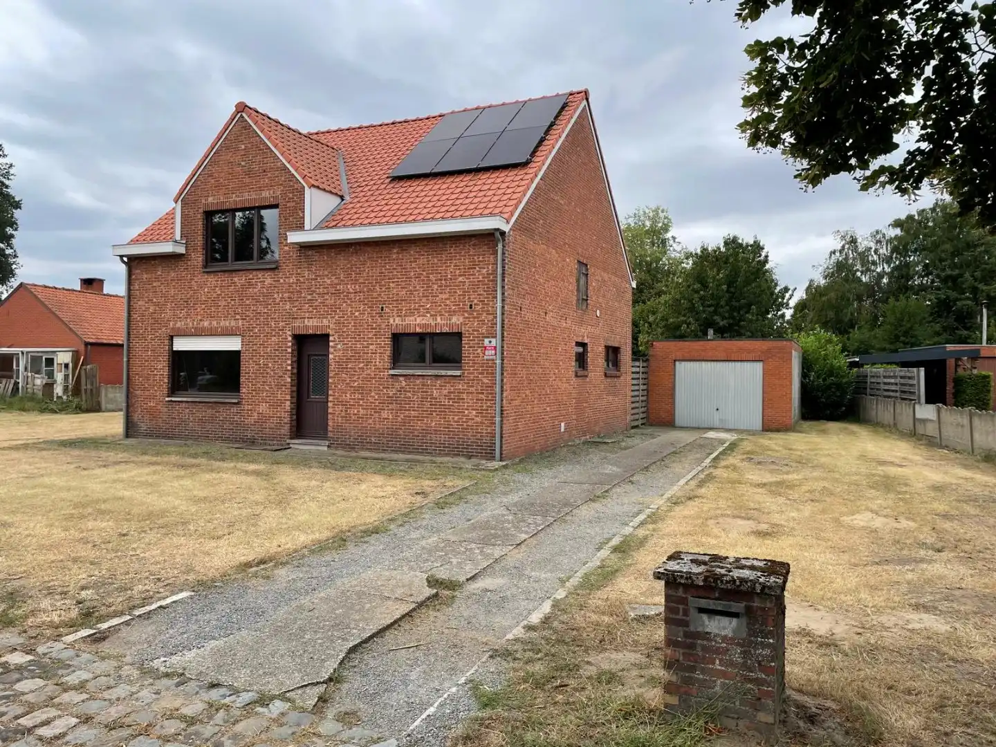 Vrijstaande woning met potentieel op ruim breed (30m) perceel – Regio Mol (Millegem) foto 5