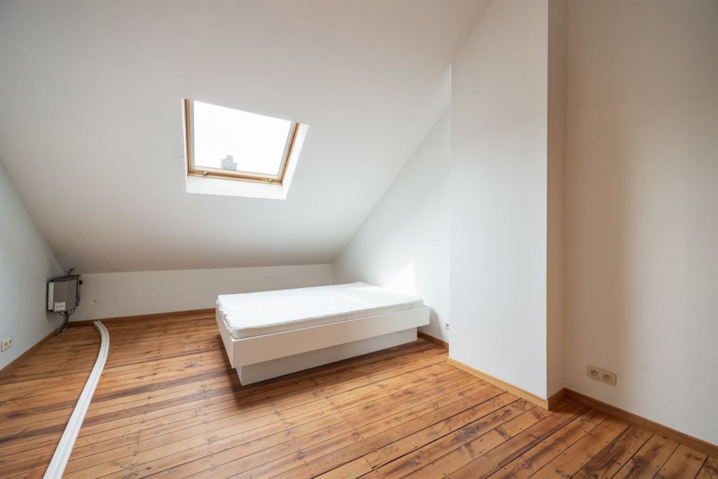 Instapklare gezinswoning met leuk tuintje! foto 18