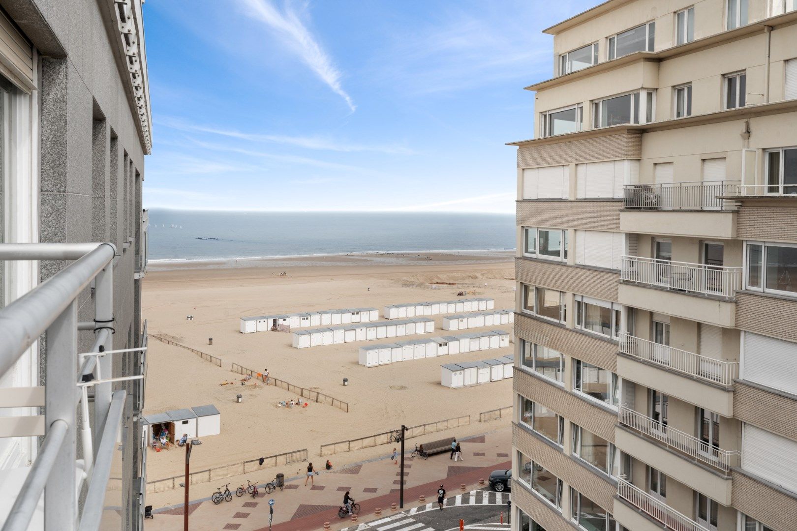 Gerenoveerd appartement met 3 slpks. aan het Albertstrand foto 1