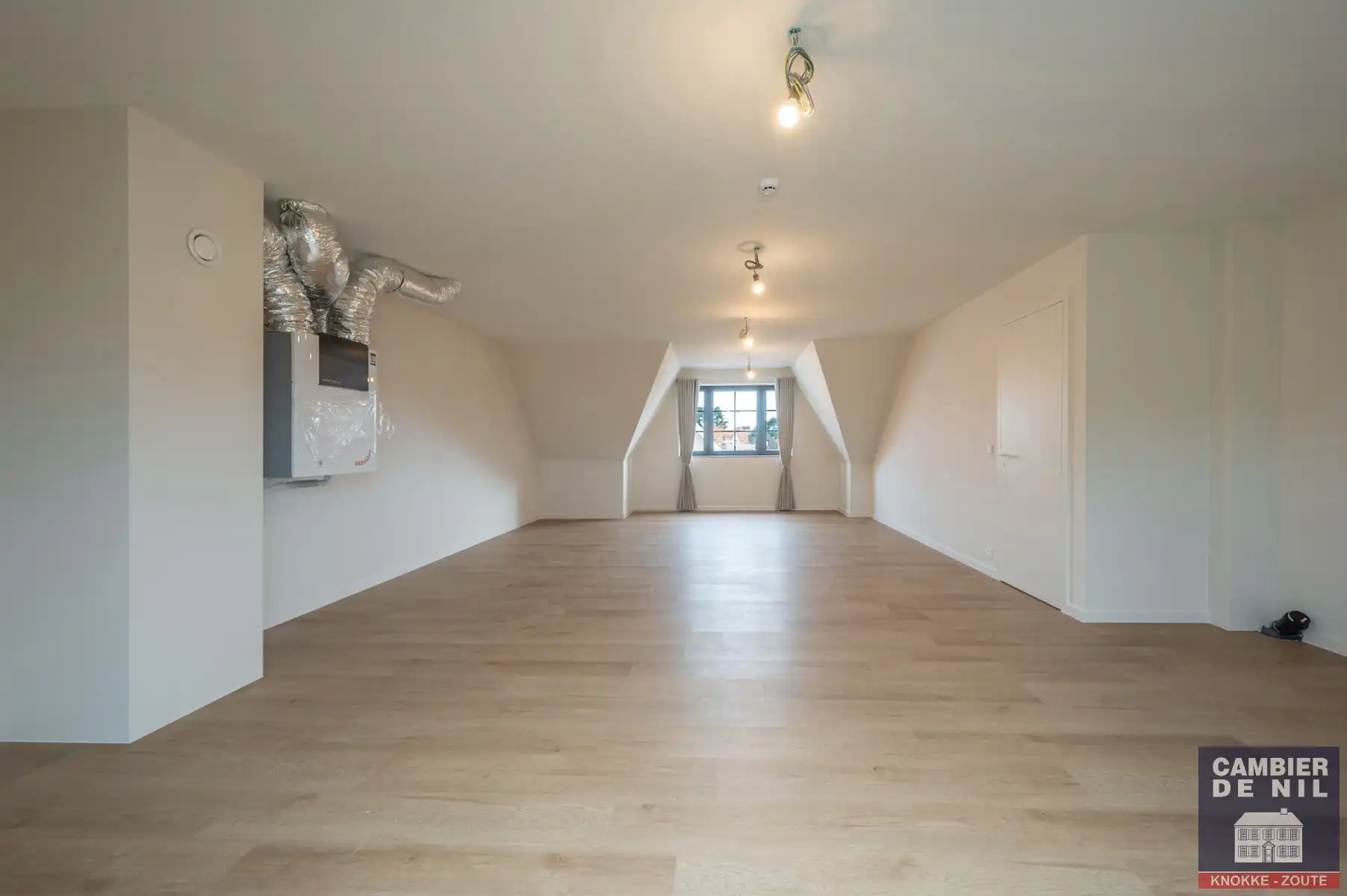 Schitterend afgewerkte nieuwbouwwoning, zeer centraal gelegen, op enkele passen van de groentemarkt foto 18