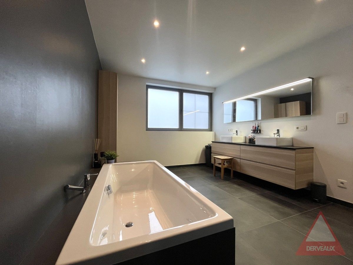 Langemark-Poelkapelle – Instapklare, volledig gerenoveerde woning met garage foto 17