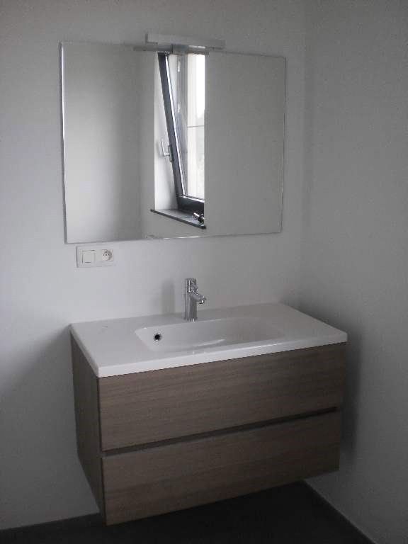 Prachtig zonnig appartement gelegen op het 2e verdiep links in het centrum van Diepenbeek.  foto 3