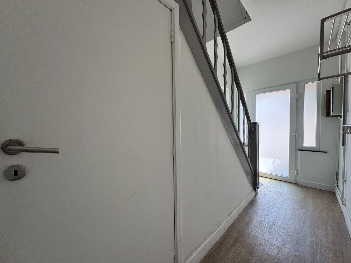 Zeer goed gelegen, instapklaar woonhuis met 3 of 4 slaapkamers en tuin foto 4