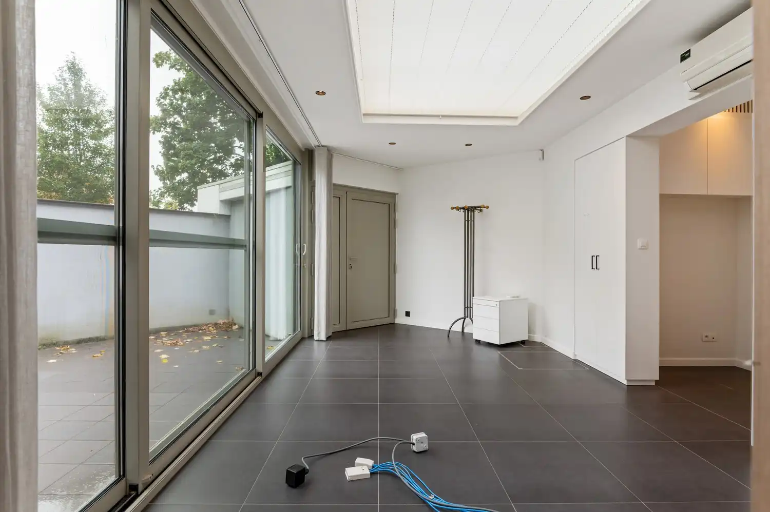 Ruim kantoorgebouw op een centrale locatie te koop in Wommelgem foto 8