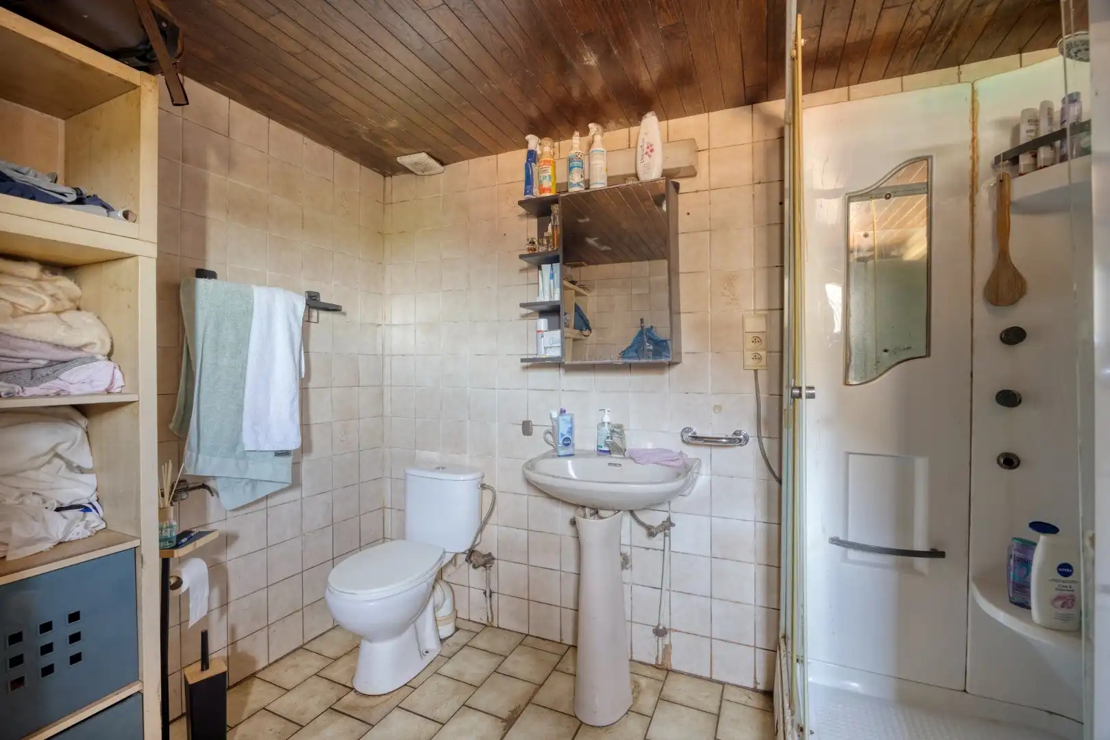 Landelijk gelegen hoevewoning met stallen en omheinde weide op totaal 88a66ca  foto 15