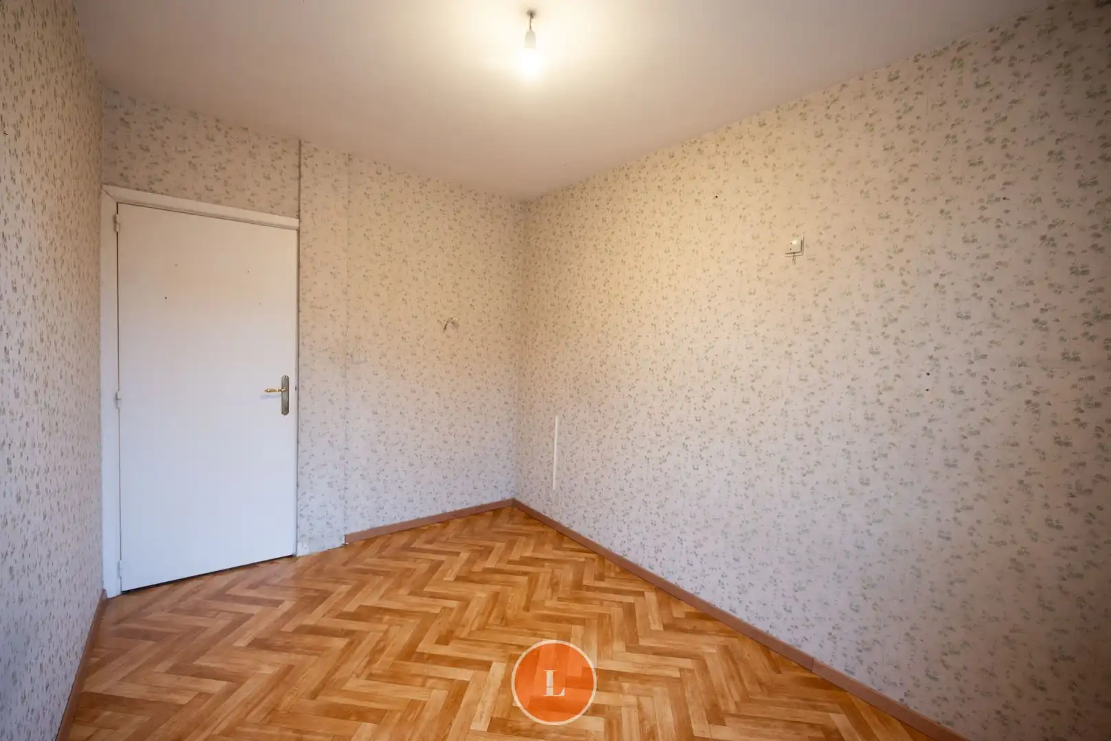 Op te frissen appartement te Kortrijk met 3 slaapkamers. foto 11