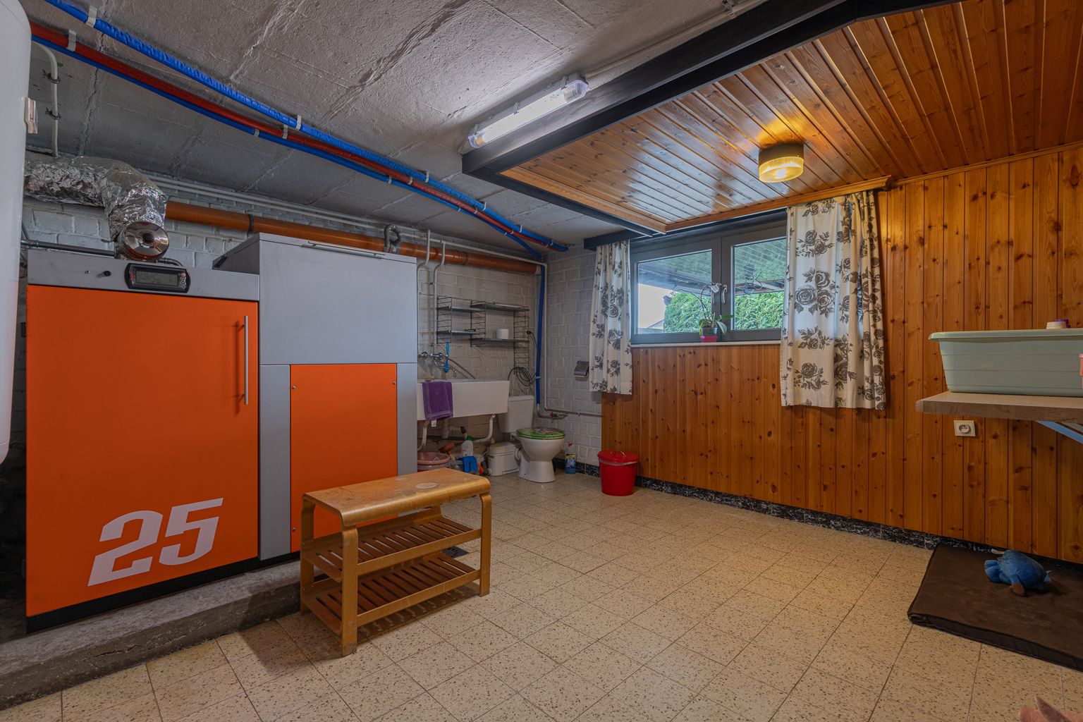 Karaktervolle  bungalow met 3 slpk, garage en tuin foto 23