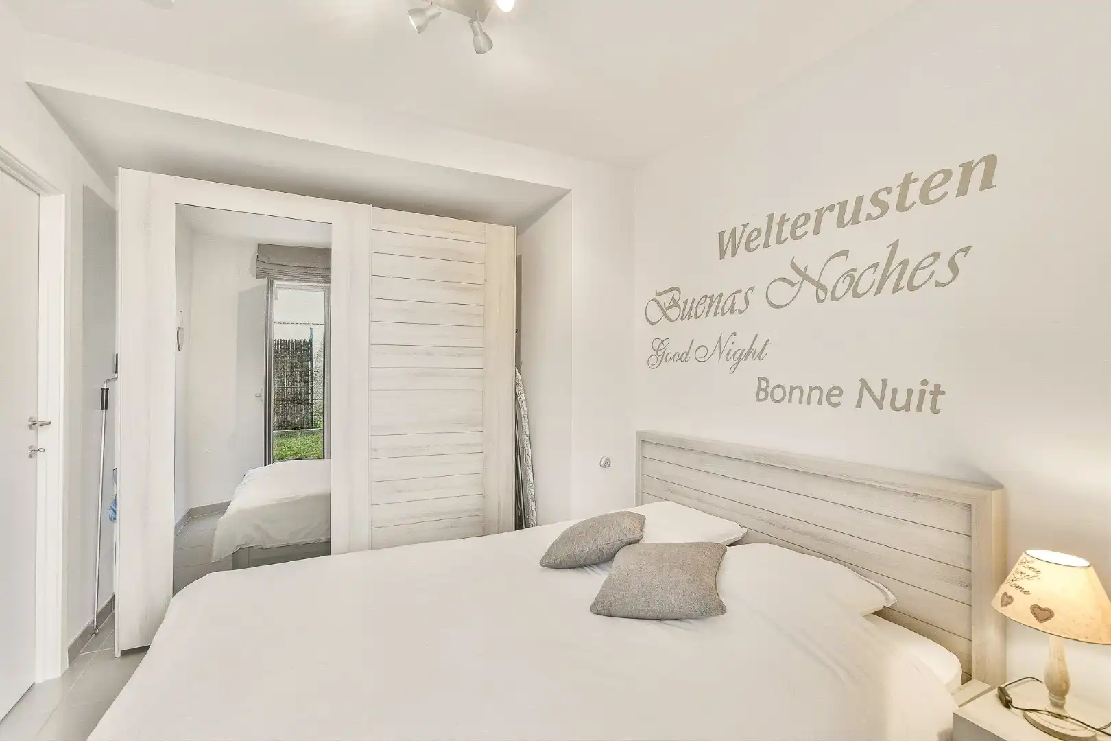 Instapklaar gelijkvloers appartement met zonnig terras  foto 13