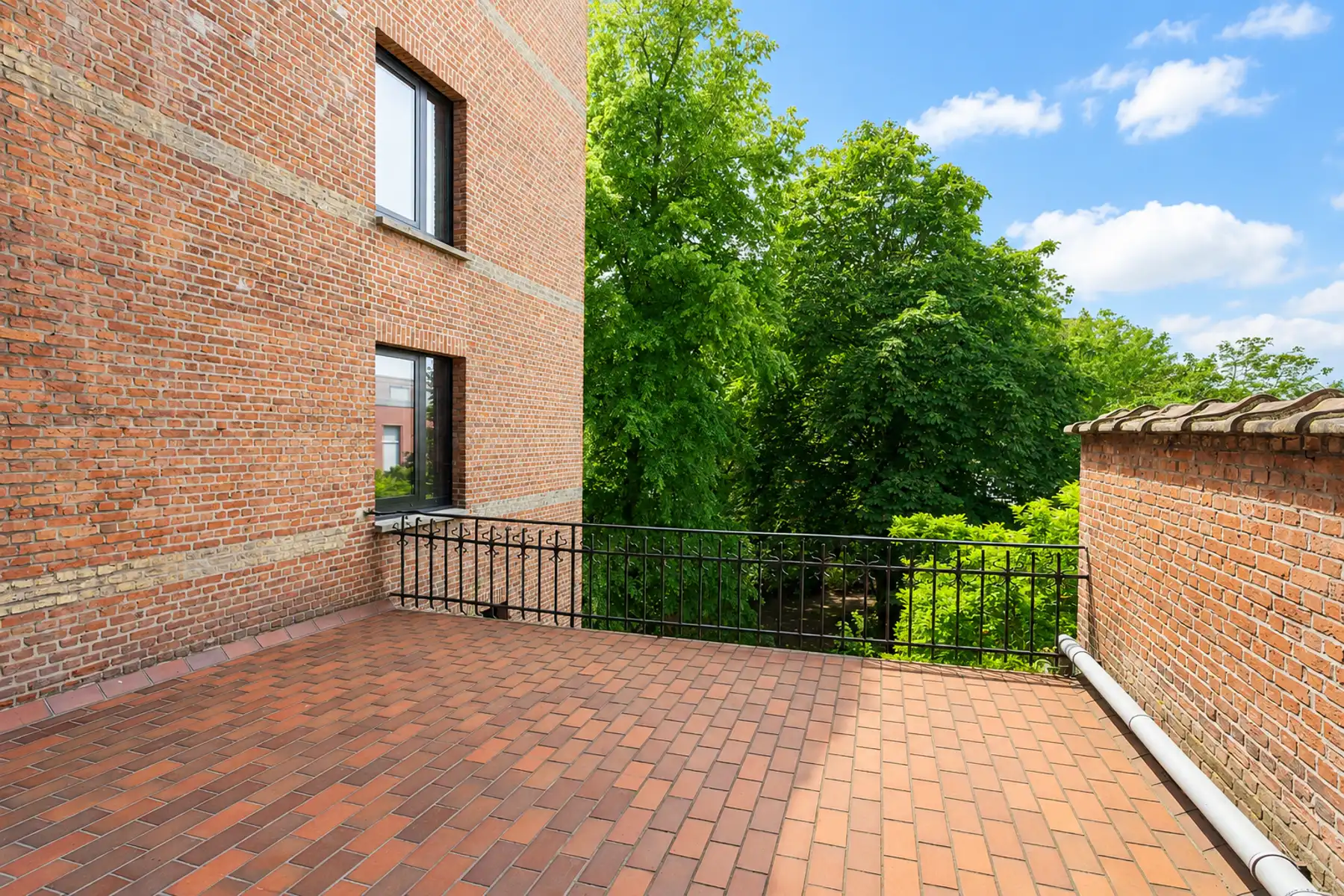  Karaktervol appartement met terras en tuin in Harmoniewijk foto 2