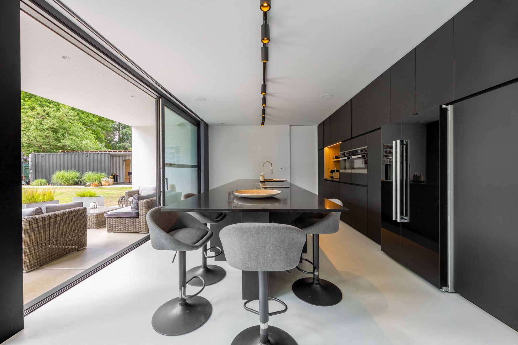 Ruime moderne luxe villa met zwembad op ca. 2339 m². foto 9