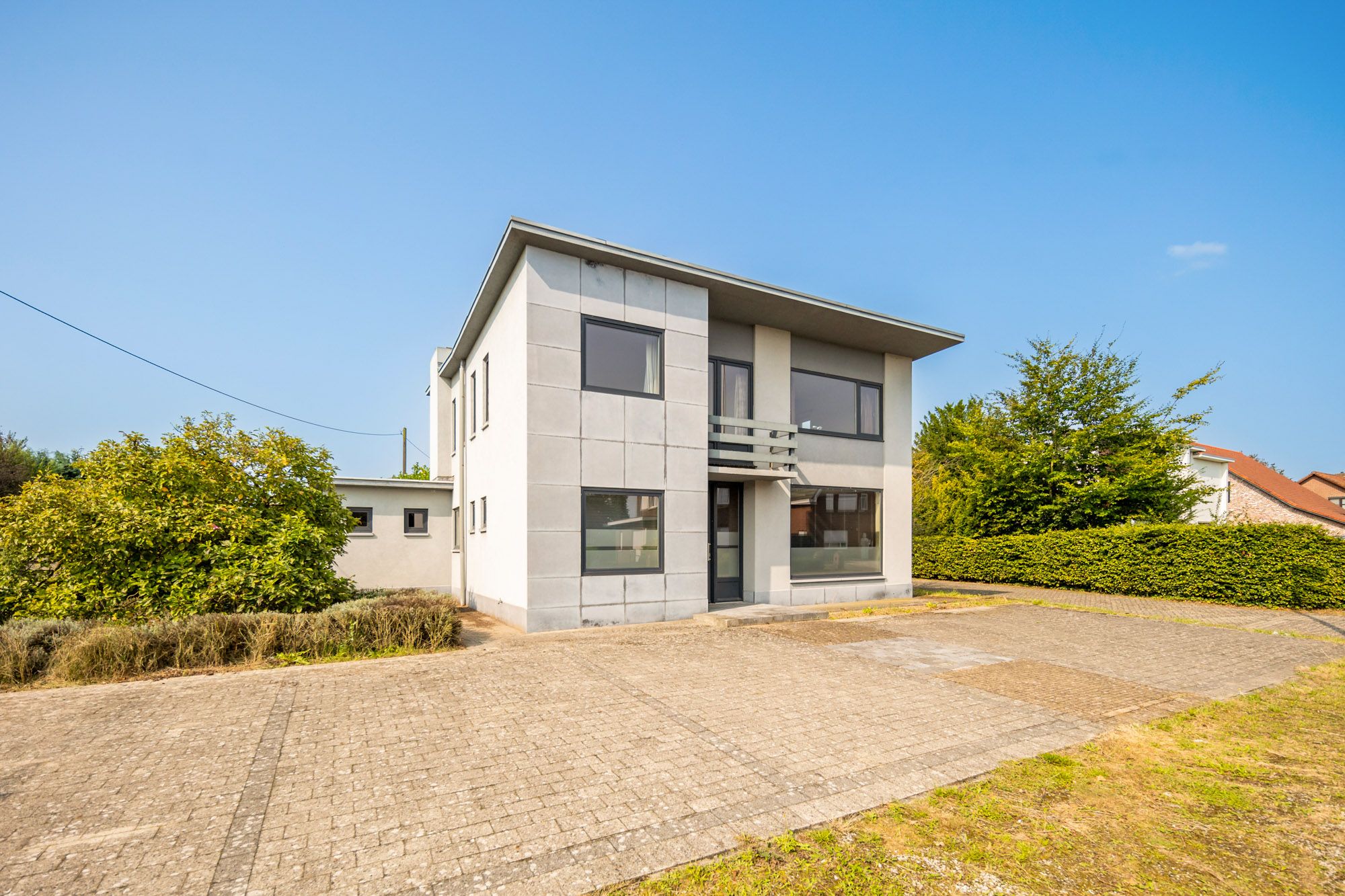 RUIME, WONING MET VEEL PARKEERGELEGENHEID OP GUNSTIG PERCEEL VAN 6A 35CA IN HET HARTJE VAN HAMONT EN OP SLECHTS ENKELE MINUTEN VAN DE NEDERLANDSE GRENS! foto 3