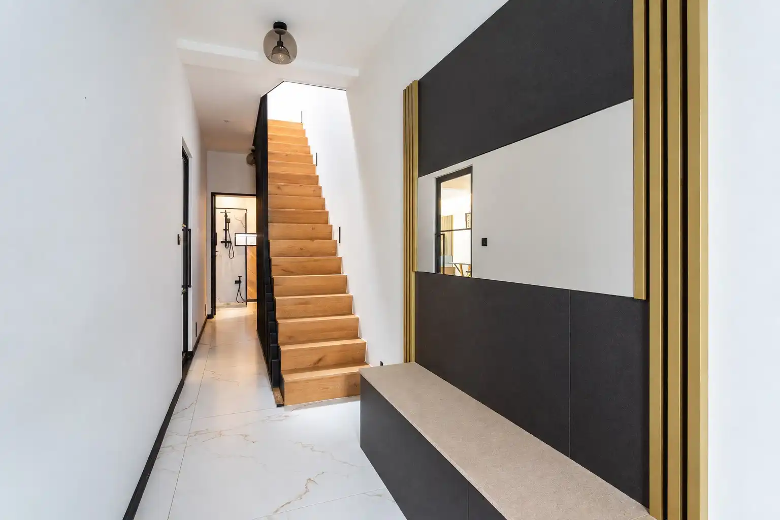 Stijlvolle woning, 3 slpk., gerenoveerd, zonnige tuin foto 2