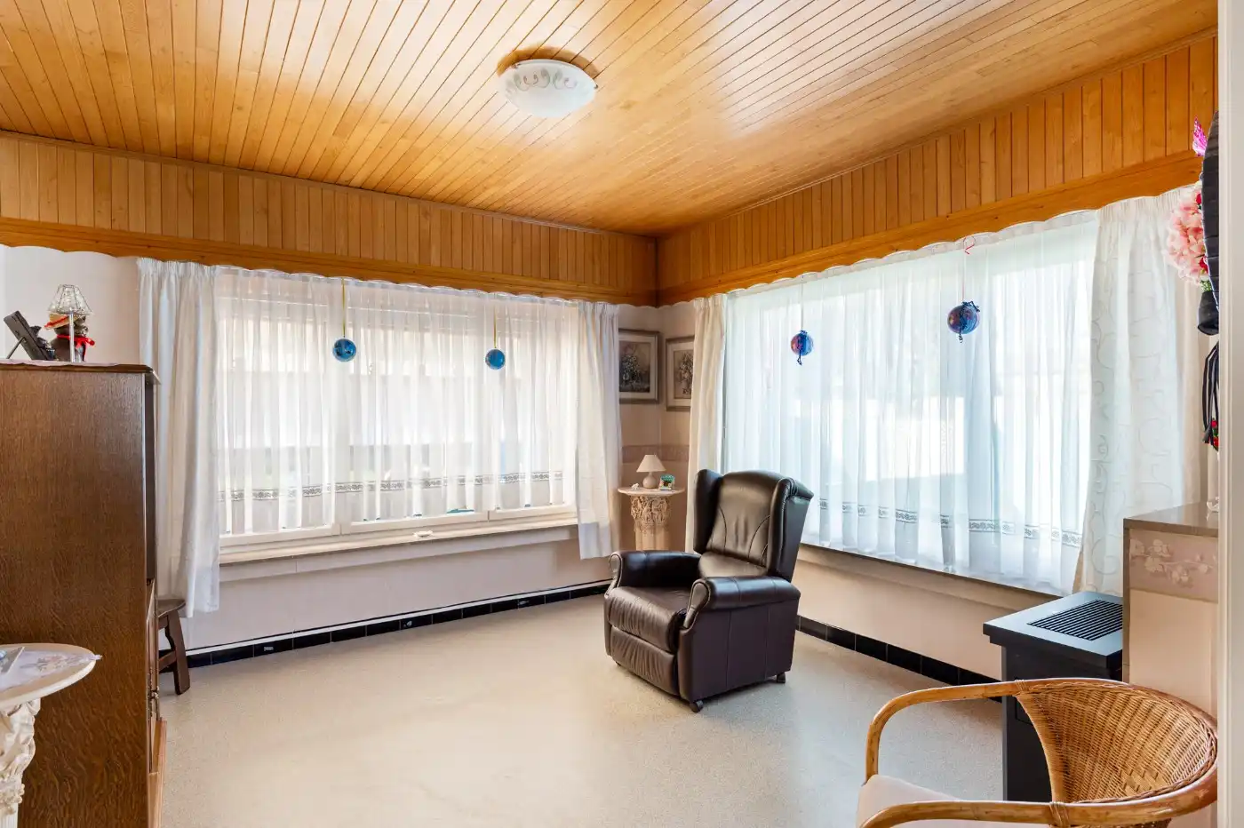 Vrijstaande, te renoveren woning met 3 à 4 slpk., garage en zuid-tuin foto 7