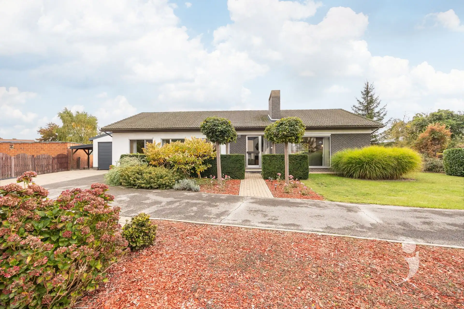 Ruime bungalow op een mooi perceel! foto 30