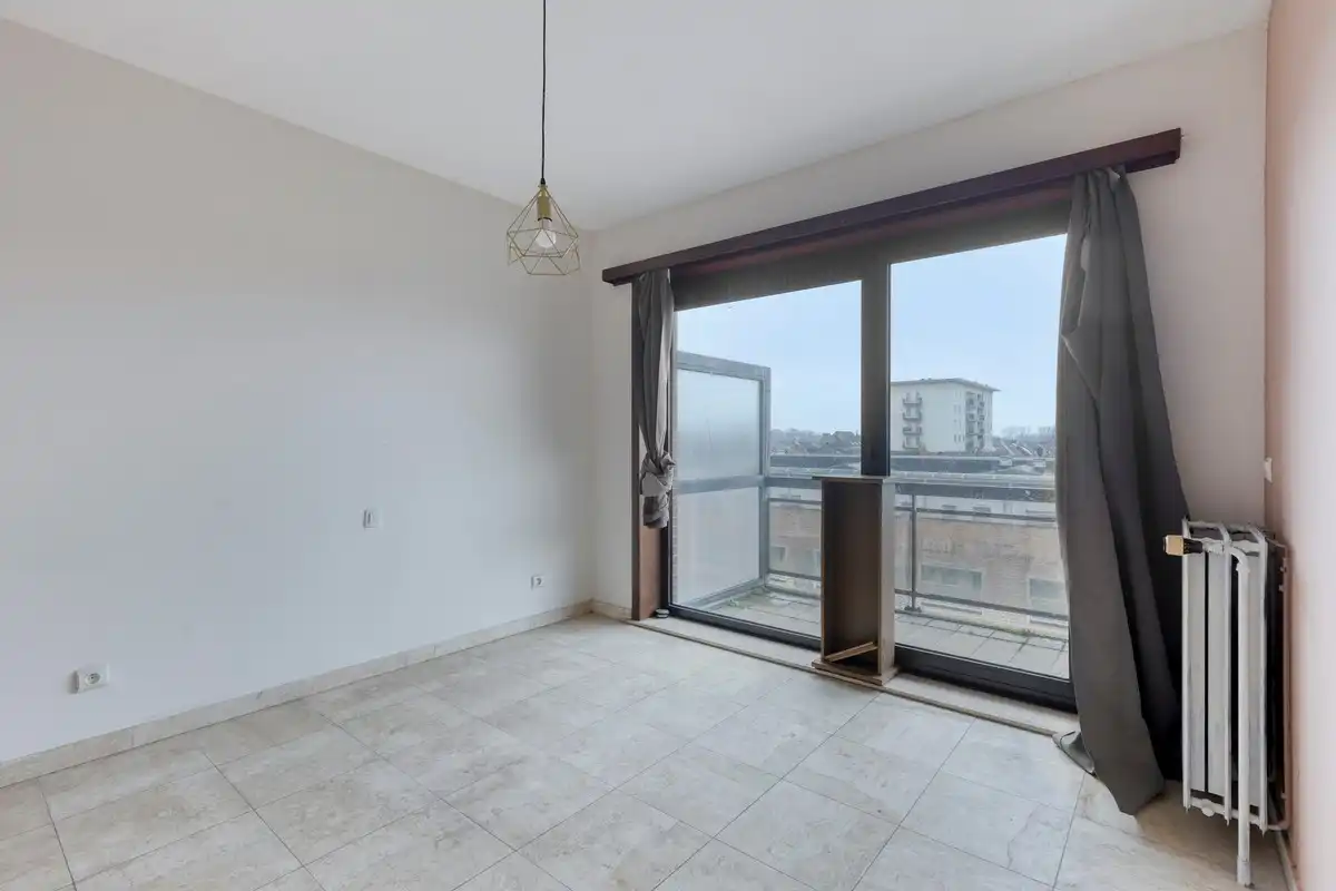 Functioneel en zonnig te renoveren appartement met drie slaapkamers en groot terras foto 10