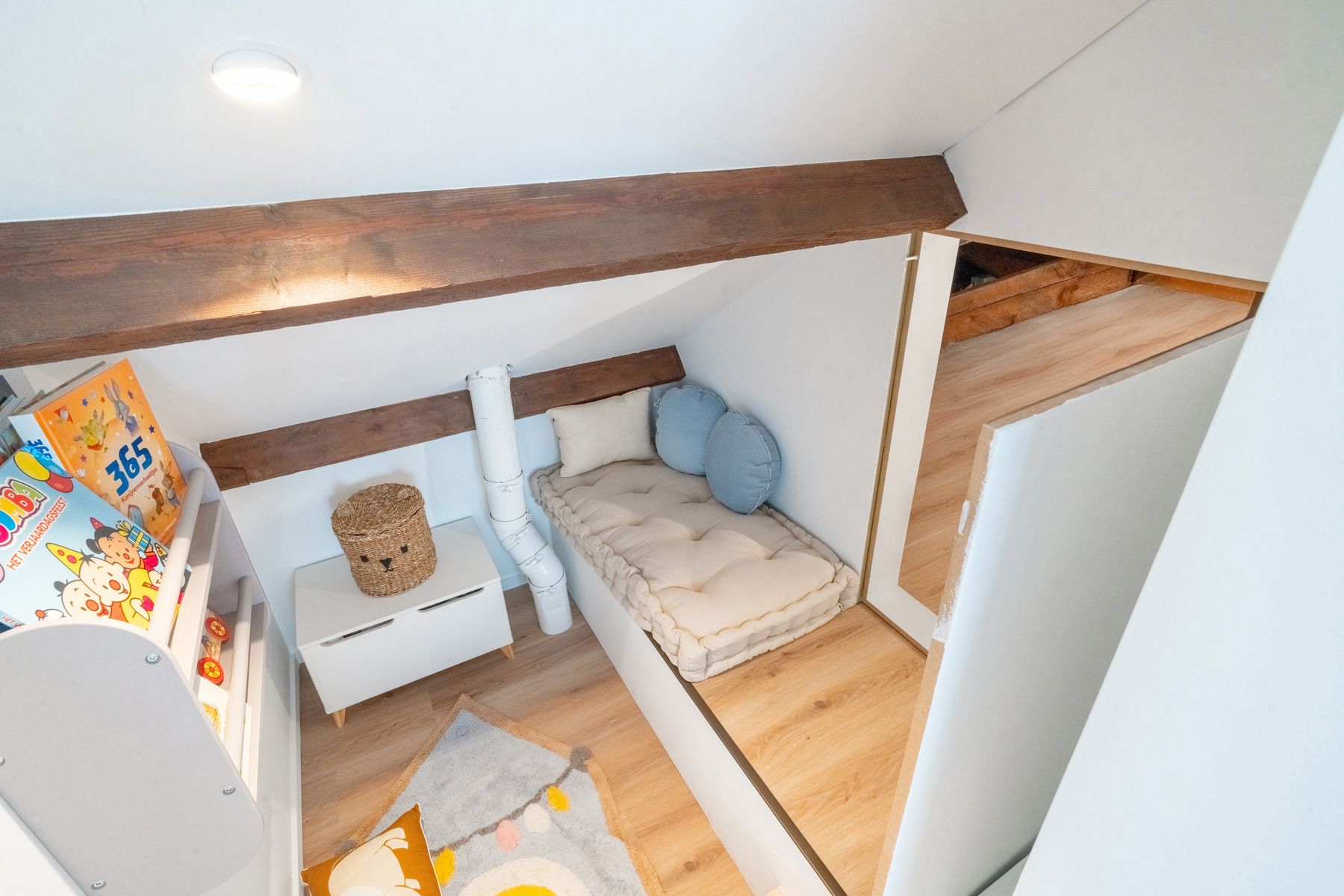 Instapklare en gerenoveerde villa met 3/4 slps en bureau foto 30