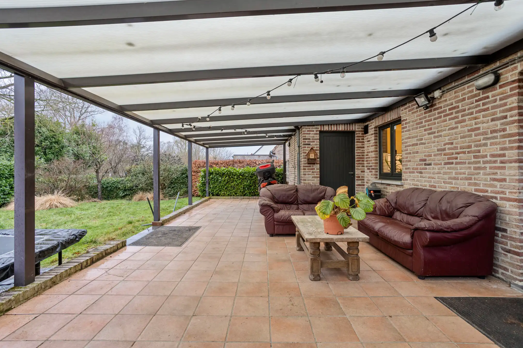 Rustig gelegen woning met drie slaapkamers, bureau en garage foto 15