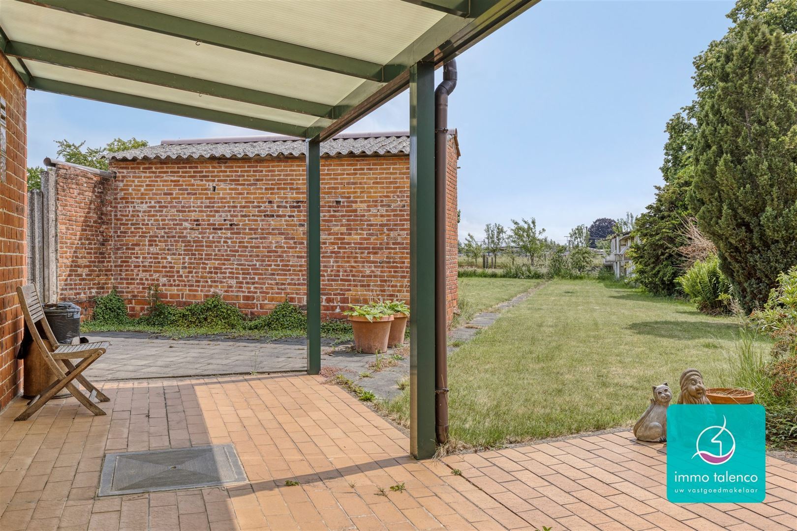 te renoveren huis - grote tuin - werkplaats - garage foto 11