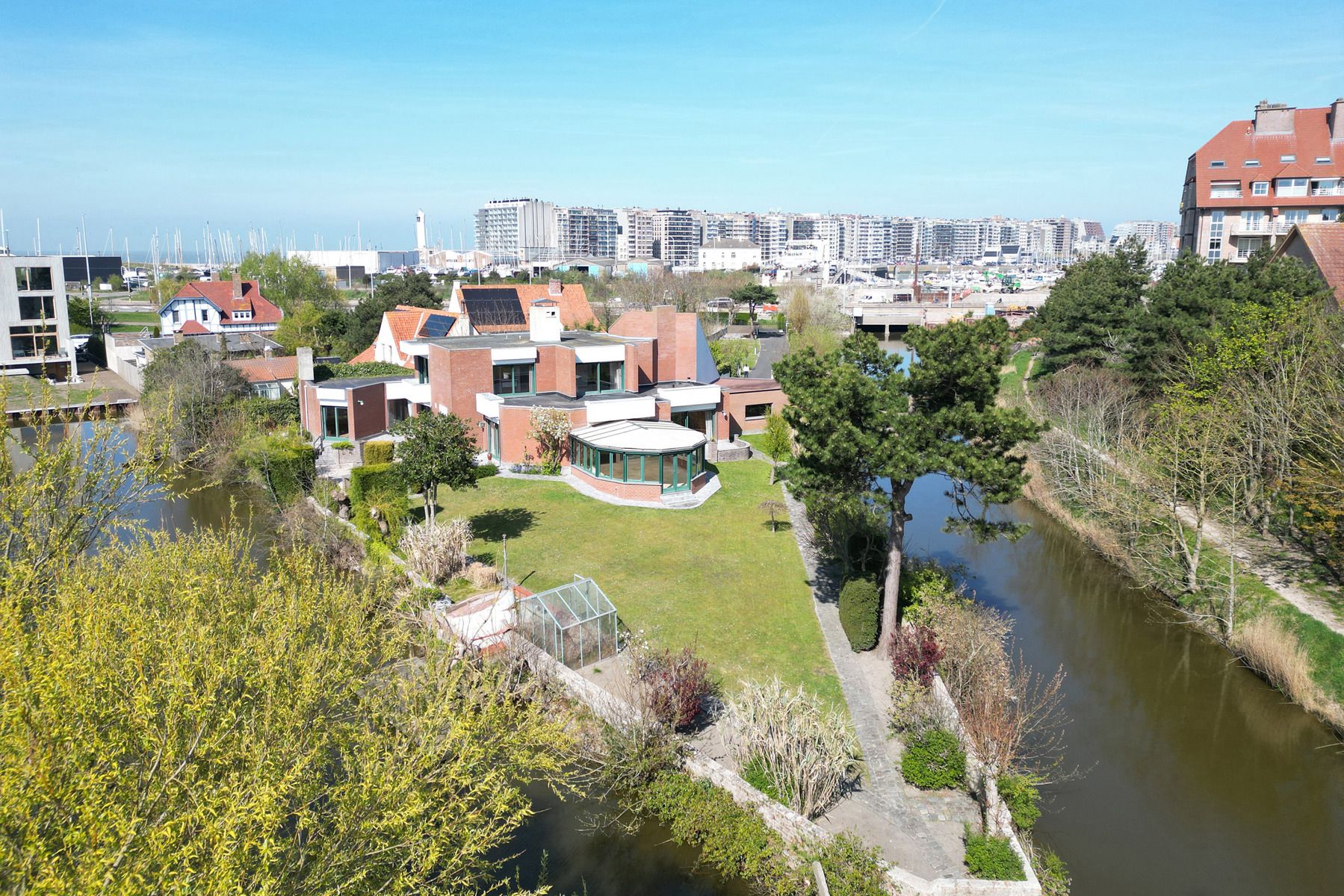 Unieke villa en bijhorend appartement in Blankenberge foto 5