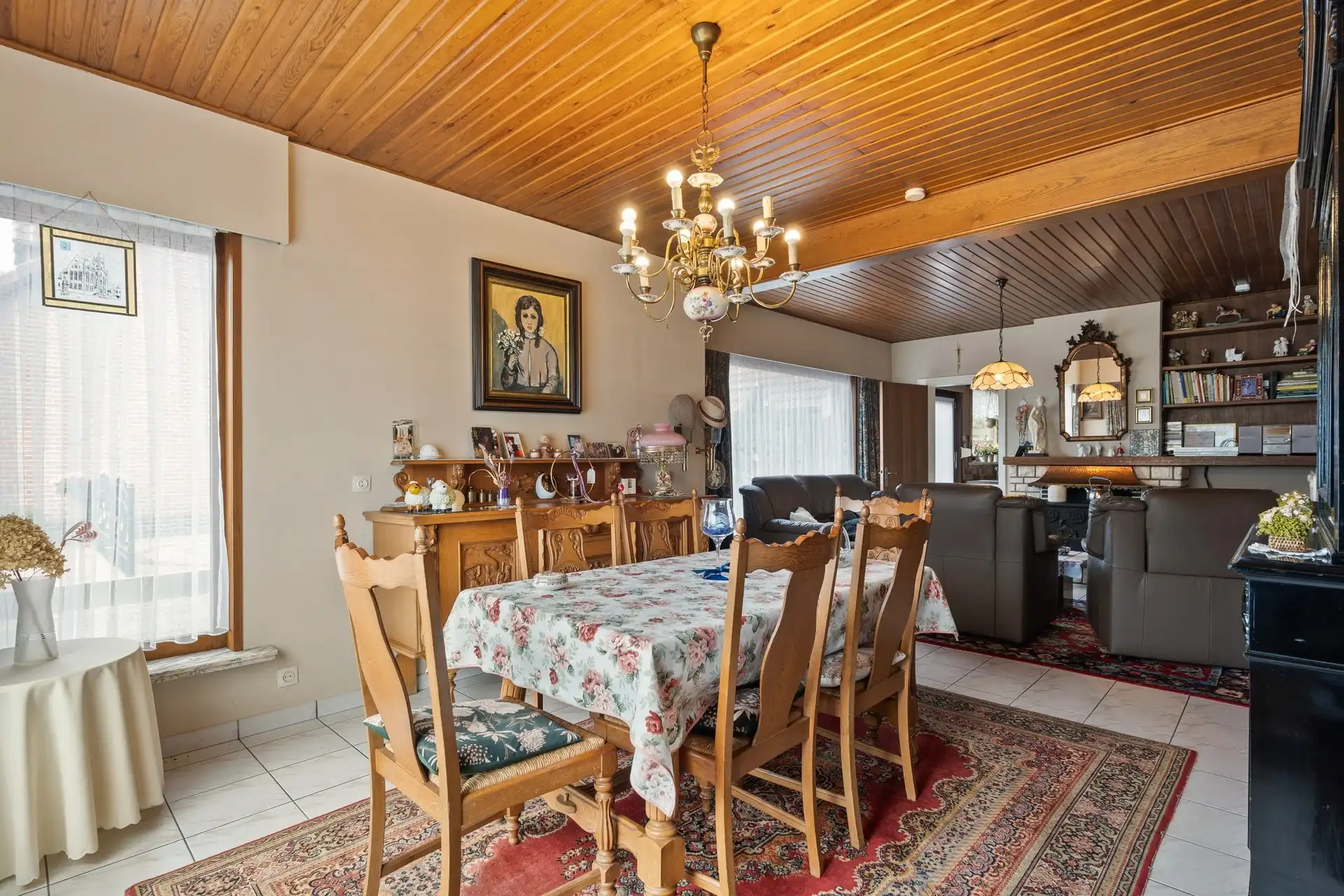 Te renoveren Half open bebouwing op eeen gunstige locatie foto 4