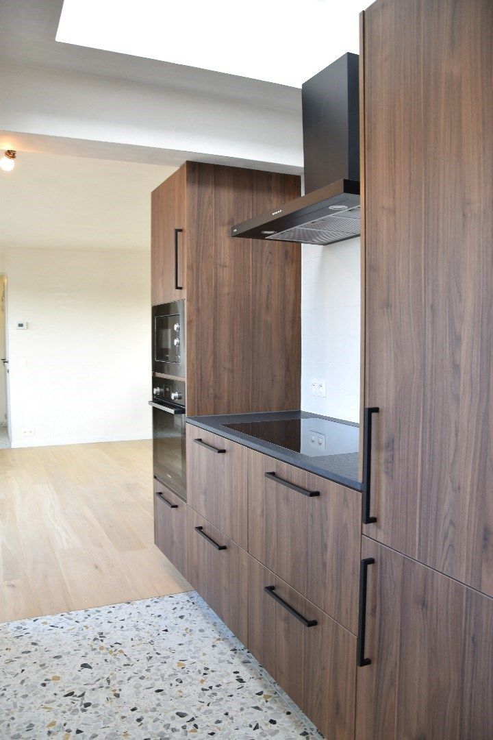 Vernieuwde penthouse met 2 slaapkamers te koop in hartje Gullegem foto 4
