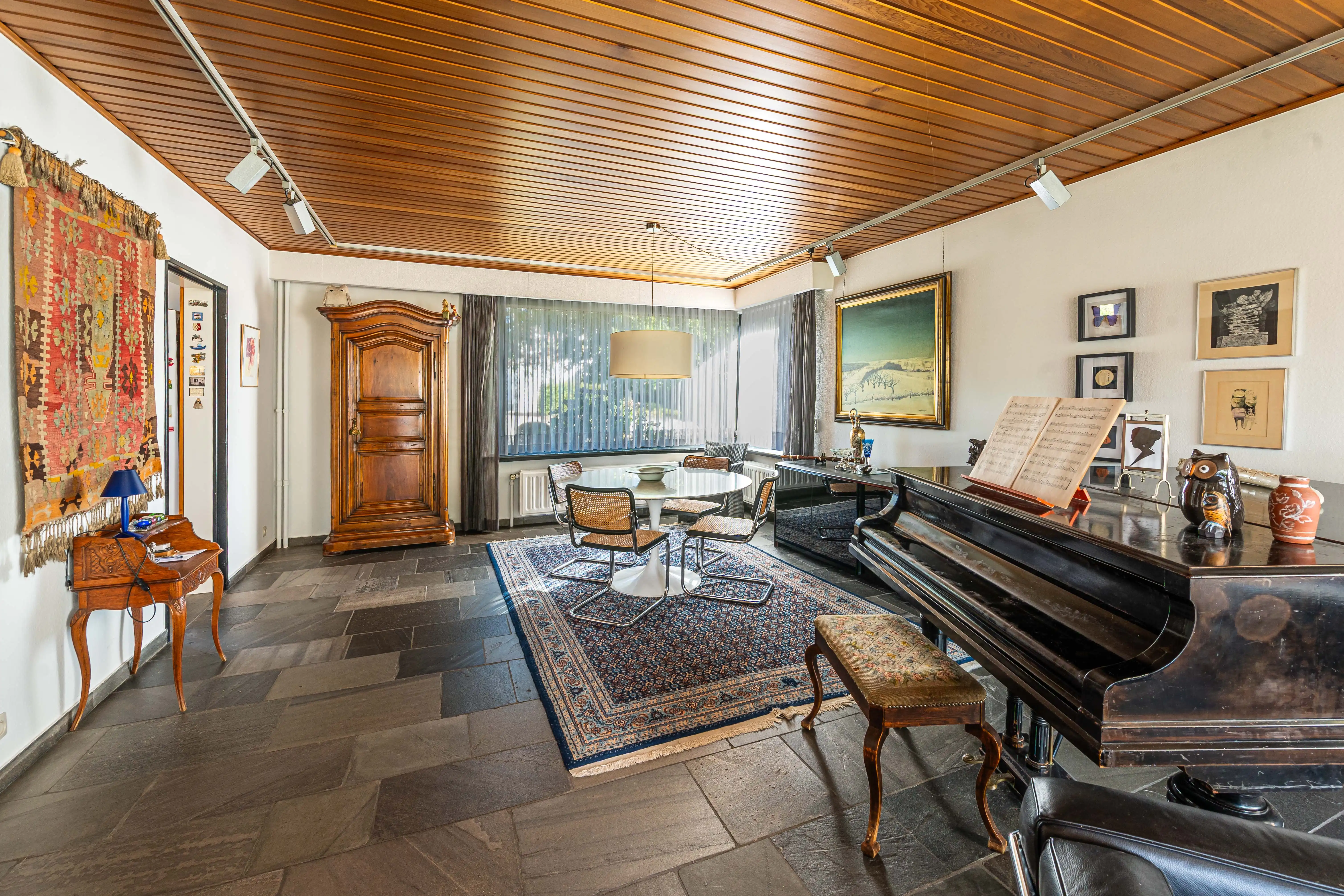 Te moderniseren karaktervolle woning op centrale locatie! foto 3