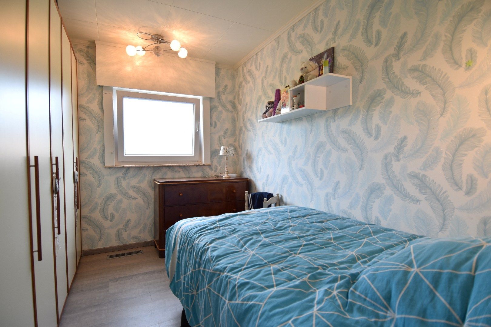 Charmante bungalow met 3 slaapkamers, dubbele garage en tuin te koop in Wevelgem foto 12