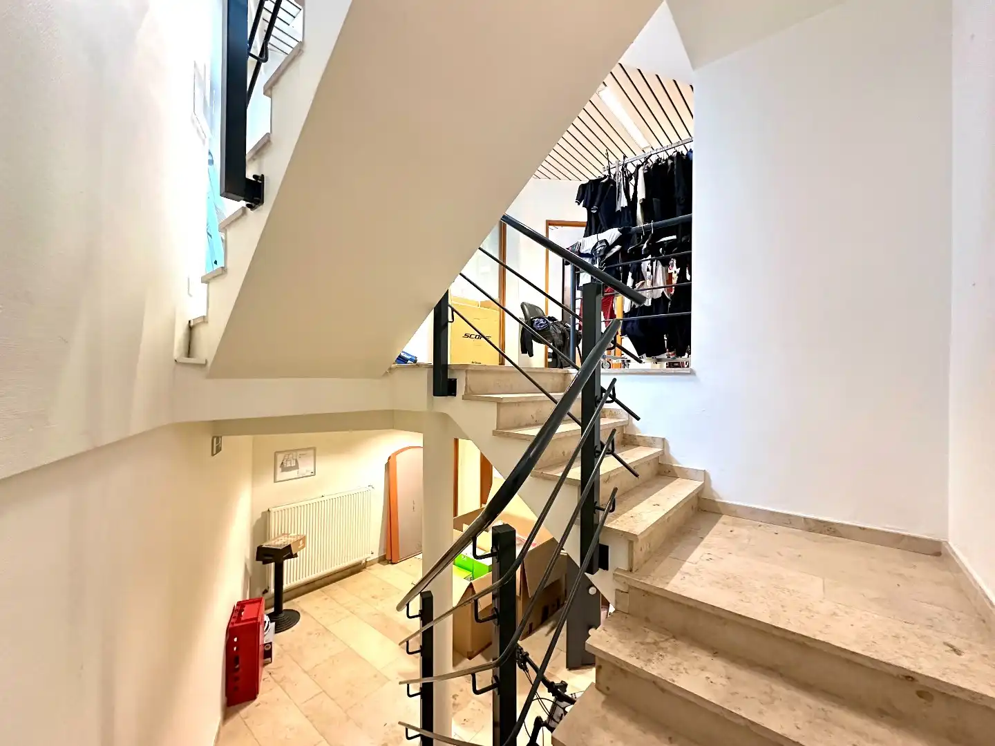 Handels/kantoor ruimte te huur in Voeren – ruim, praktisch en goed bereikbaar foto 7